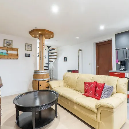 Holiday home Snug In With Private Pool *